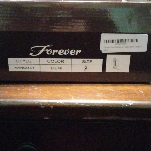 Women's Mid calf Boots - Picture 3 of 3